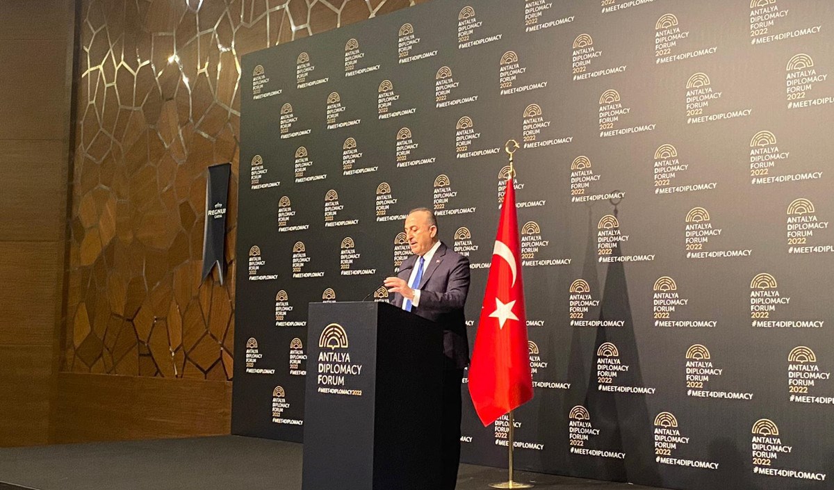 Çavuşoğlu İran XİN rəhbəri ilə Azərbaycana səfərini müzakirə edib