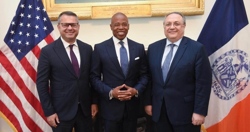 Nyu-York meri Azərbaycan səfirləri ilə görüşüb