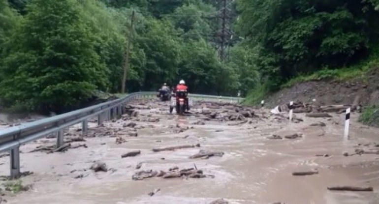 Gürcüstanda selin apardığı xarici turist axtarılır - VİDEO