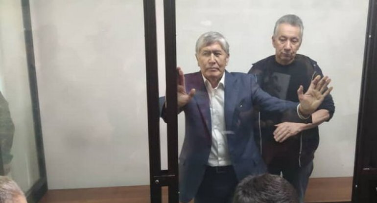 Qırğızıstanın eks-prezidenti məhkəmədə bəraət qazandı