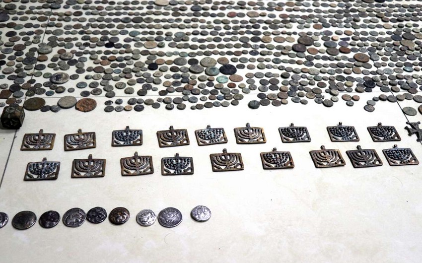 Gömrükçülər tarixi əşyaların qaçaqmalçılıq yolu ilə keçirilməsinin qarşısını alıb