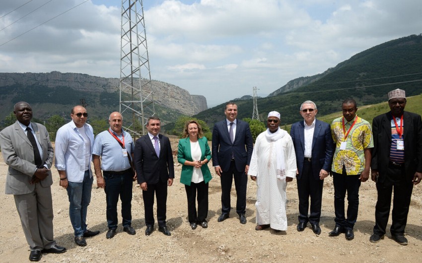 İƏT ölkələrinin rəsmiləri Şuşaya səfər edib