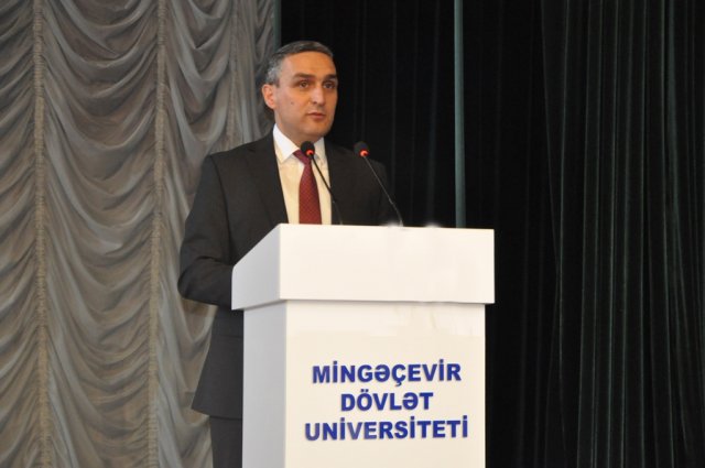 MDU-nun rektoru Şahin Bayramov məzunları təbrik edib