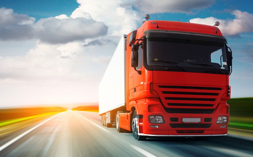 Gürcüstandan Rusiyaya yük maşınlarının hərəkəti bərpa edilib