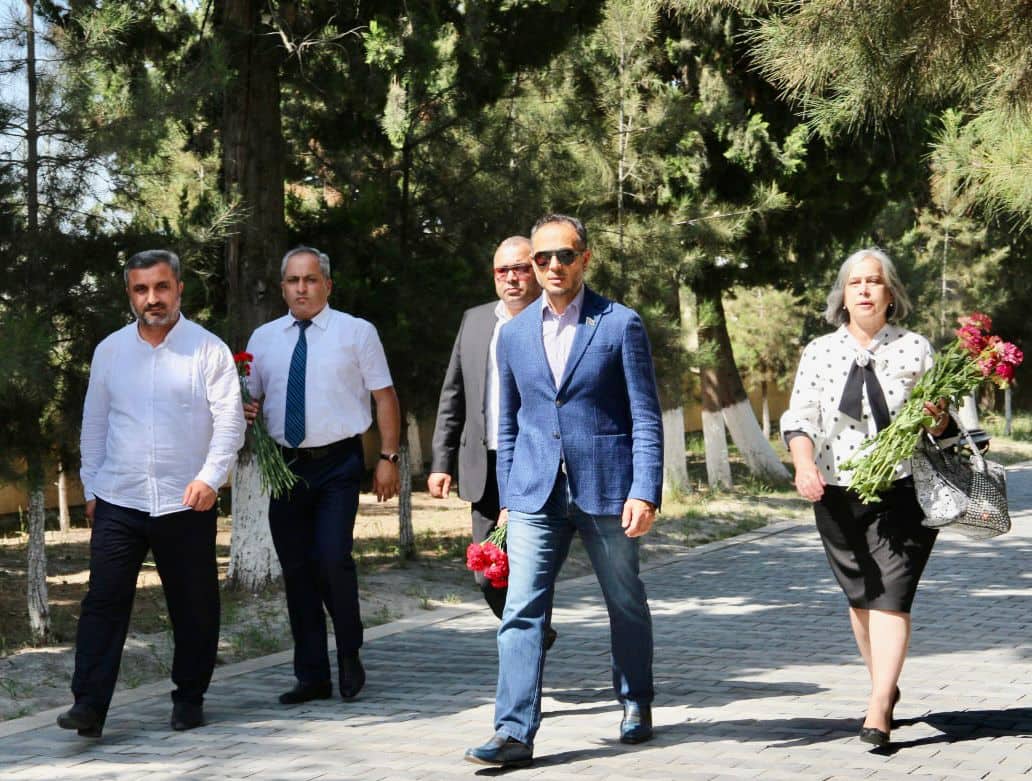 Deputat Ramil Həsən Ucar rayon Heydər Əliyev Mərkəzində seçiciləri qəbul edib