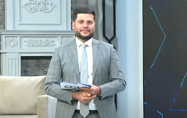 Zaur onu tənqid edənləri ələ saldı - Video