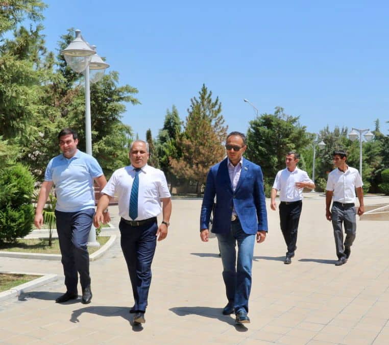 Deputat Çiyni kəndində seçicilərlə görüşüb