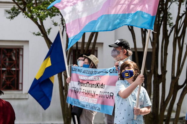 ABŞ-da abortdan sonra transgender əməliyyatlarını da qadağan etmək istəyirlər