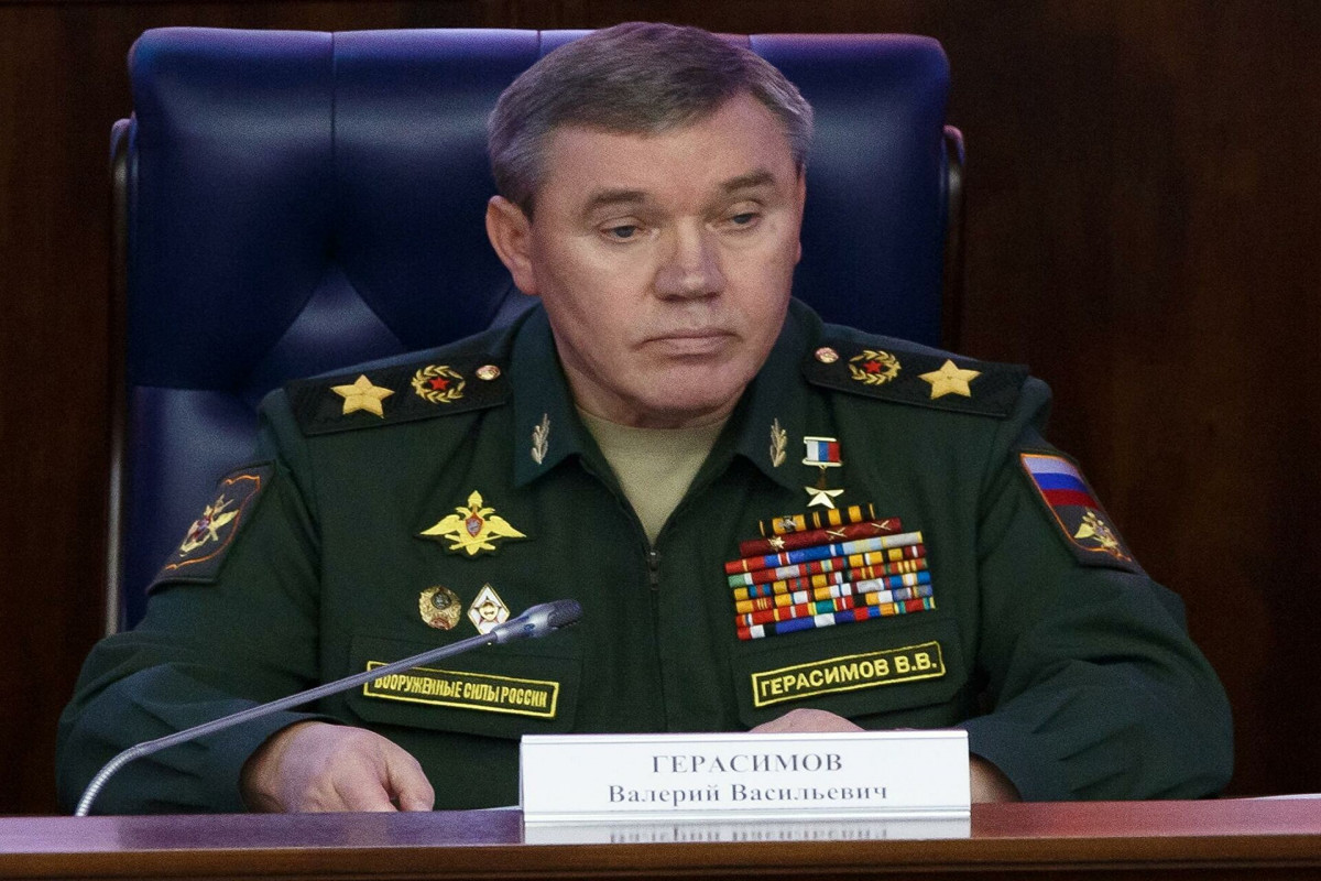 Rusiyanın Baş Qərargah rəisi Ukrayna ilə müharibə aparan qoşun qruplaşmalarında yoxlama aparıb