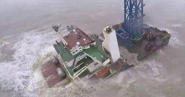 Honq Konq sahillərində kran aşdı: 27 NƏFƏR İTGİN DÜŞDÜ