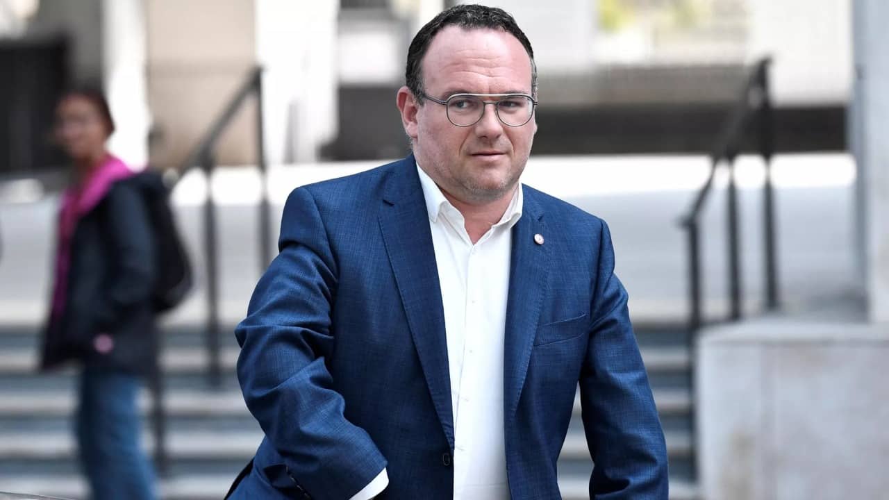 Fransada Nazirlər Kabinetində dəyişiklik: Bu nazir vəzifəsindən azad edilib