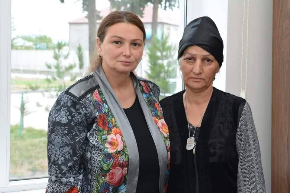Qənirə Paşayeva Şəhid Ayaz Nəzərovun anası Sima Tanrıverdiyeva ilə görüşüb