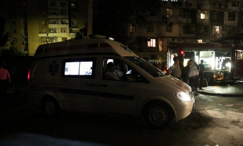 Bakıda 3 yaşlı uşaq evin 2-ci mərtəbəsindən yıxılaraq xəsarət alıb