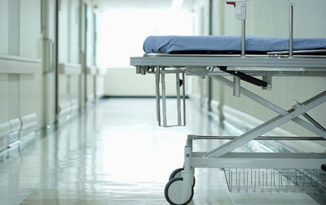 Meyitin ekspertizadan keçirilməsinə etiraz edən qohumları morqa hücum etdi - Açıqlama