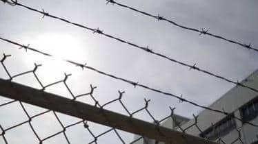 Nigeriyada həbsxanaya basqın: 900-ə yaxın məhbus QAÇIB