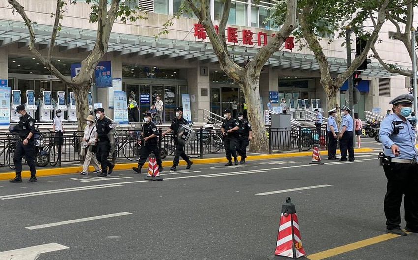 Şanxayda naməlum şəxs xəstəxanaya gələnlərə hücum edib