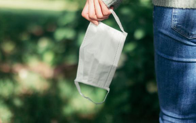 Daha bir ölkə maska rejiminə qayıtdı