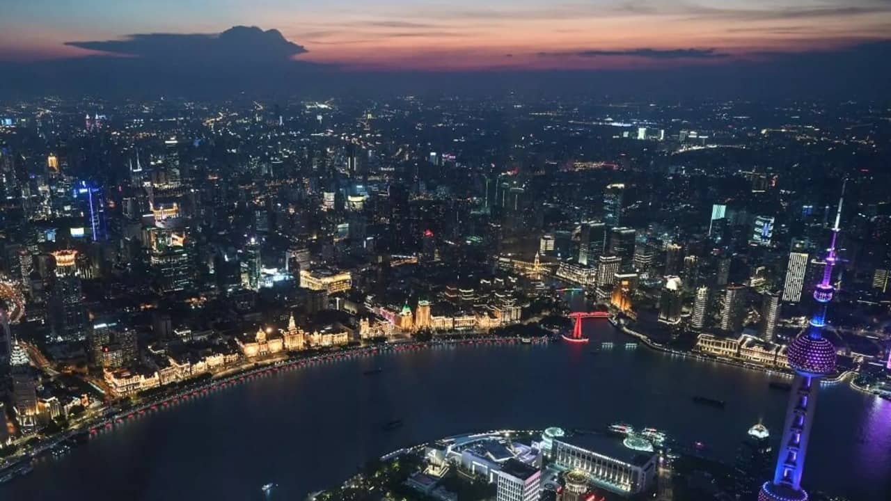 Şanxayda temperatur 40 dərəcəni keçdiyinə görə xəbərdarlıq edilib