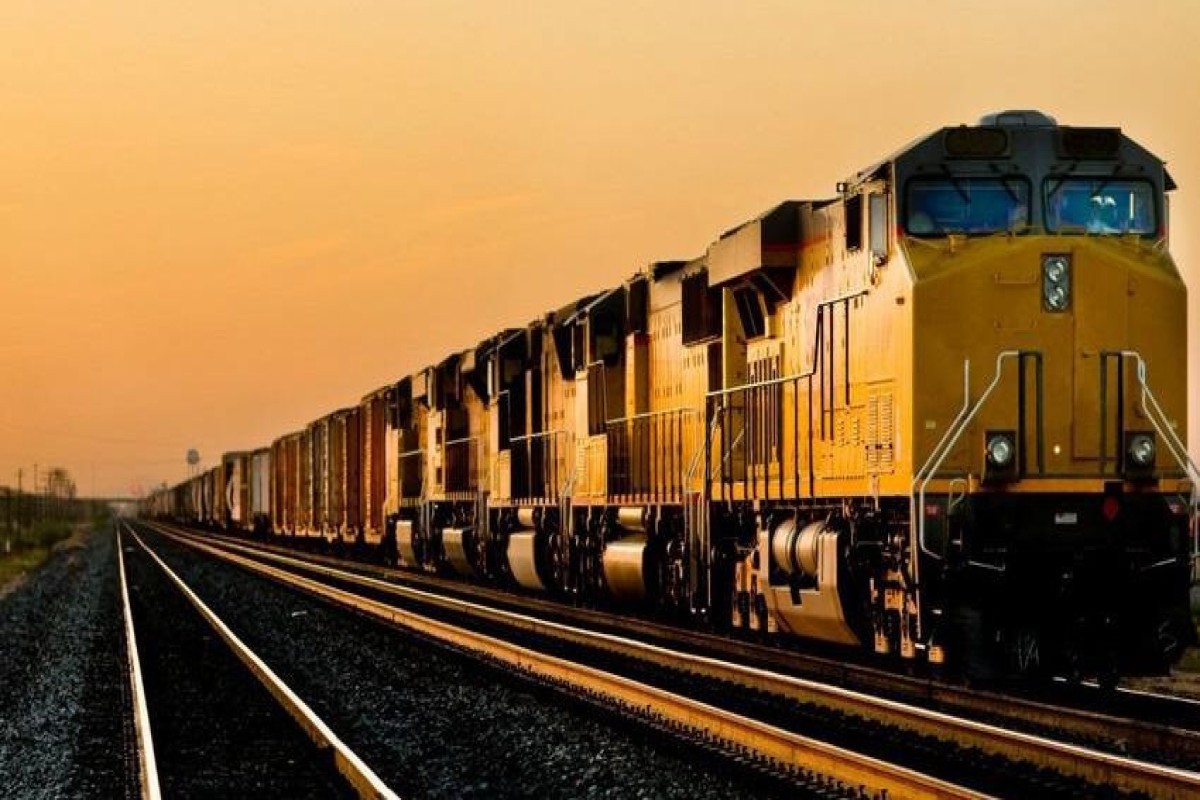 Rusiyanın yük qatarı ilk dəfə İran ərazisinə yük gətirib