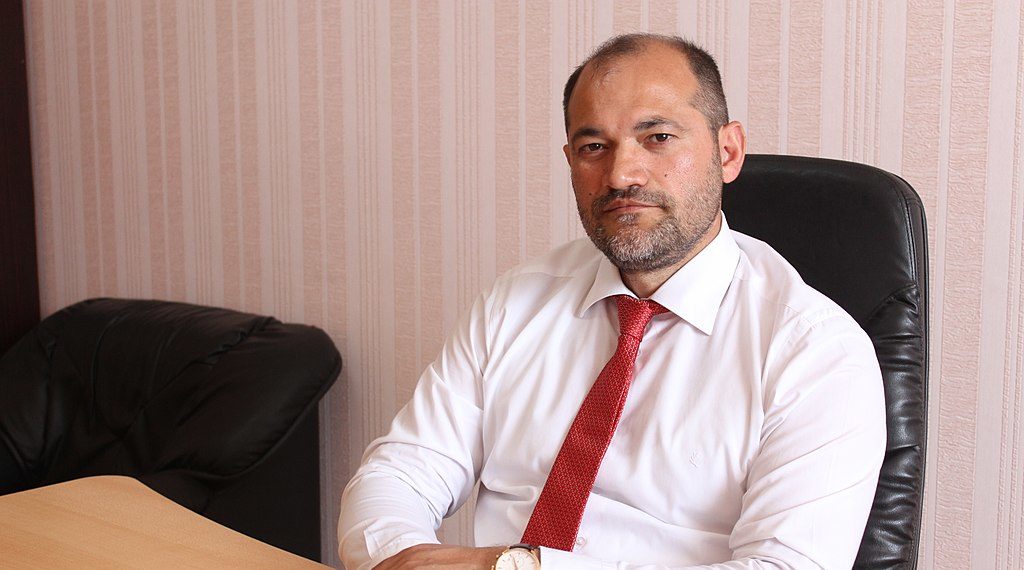 Deputatdan jurnalistlərə ağır təhqir: “Onlar ata-anasını tanımayanlardır”