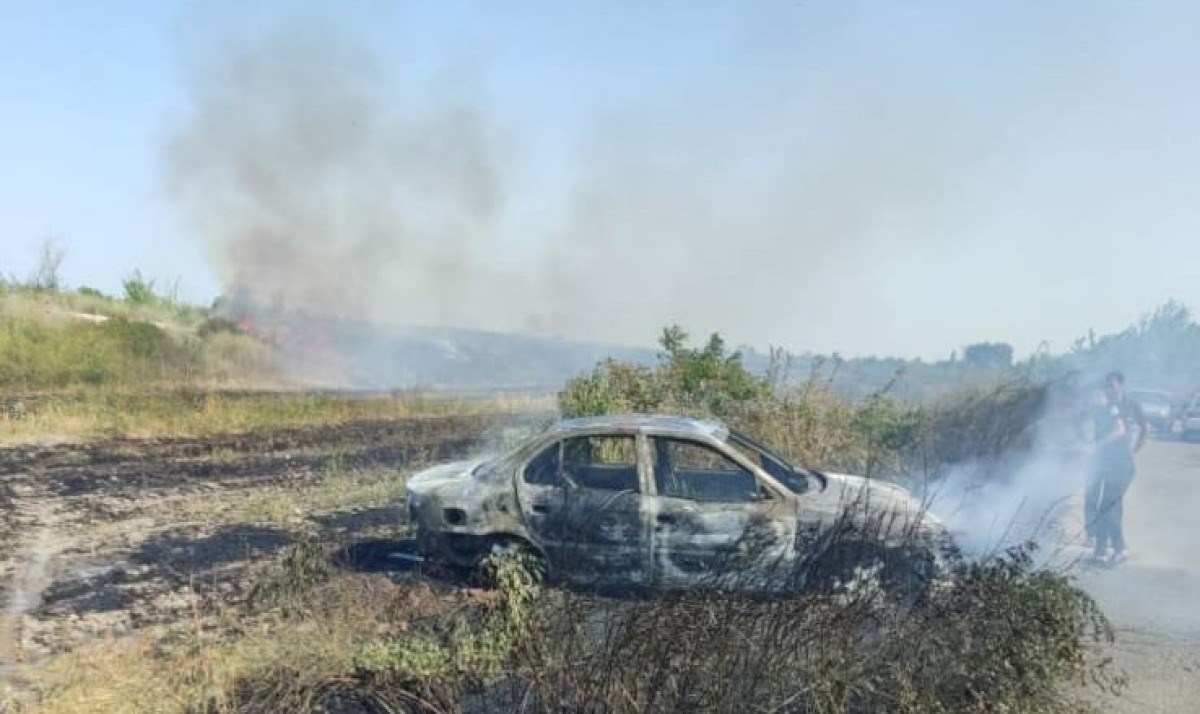Göyçayda yanğın yol qəzasına səbəb olub, avtomobil yanıb - FOTO