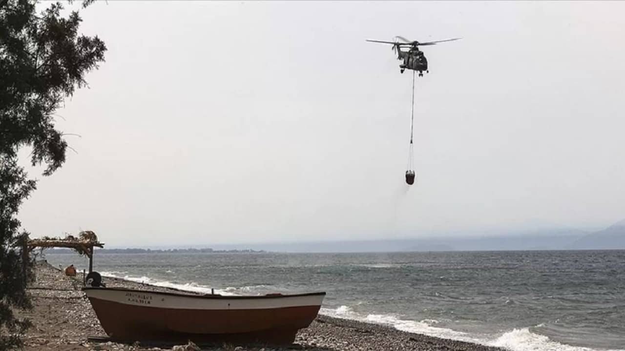 Yunanıstanda yanğınsöndürmə helikopteri dənizə düşüb: 2 NƏFƏR ÖLDÜ