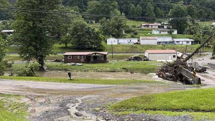 ABŞ-da daşqın: 44 nəfər itkin düşdü