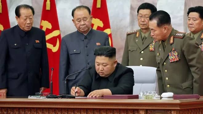 Ukrayna Donetsk və Luqanskı tanıyan Şimali Koreya ilə əlaqələri kəsdi