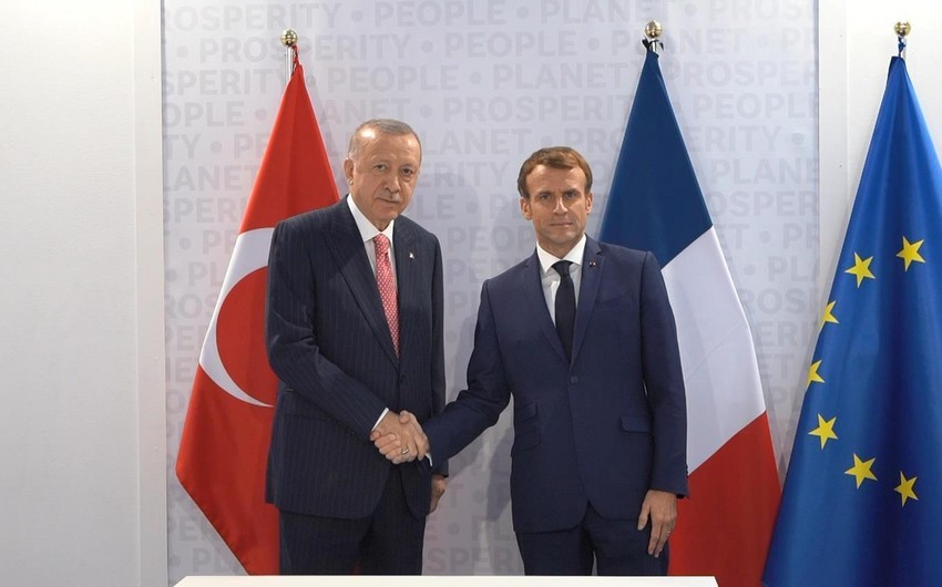 Ərdoğan Makronla taxıl dəhlizinin yaradılmasını müzakirə edib
