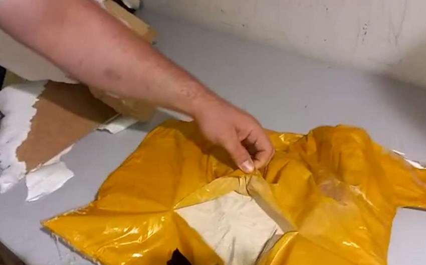 Azərbaycan gömrükçüləri Maldiv vətəndaşından 4 kiloqrama yaxın heroin götürüb
