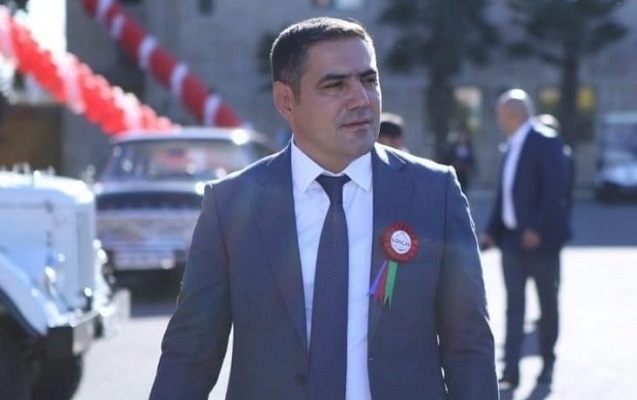 Rüşvətə görə saxlanılan məmur hakim qarşısına çıxarılır