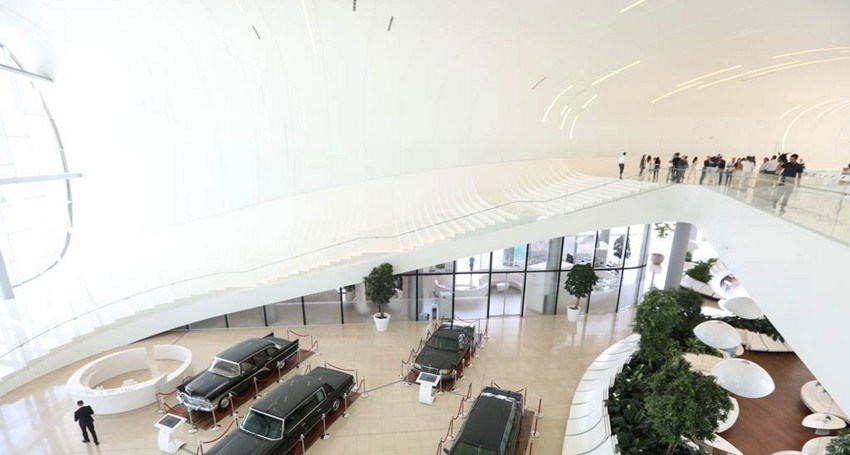 Beynəlxalq Media Forumunun iştirakçıları 