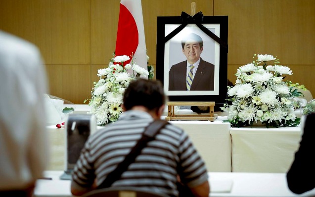 Putinin Baş nazir Abenin dəfnində iştirakına icazə verilməyəcək