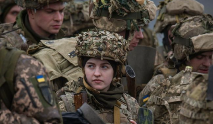 Ukrayna ordusunda xidmət edən qadınların sayı açıqlanıb
