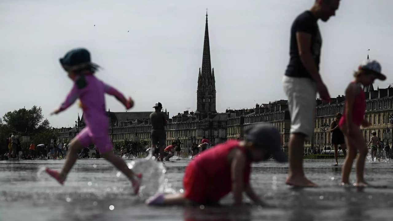 Fransada istilər səbəbindən su istifadəsinə məhdudiyyətlər tətbiq edilib