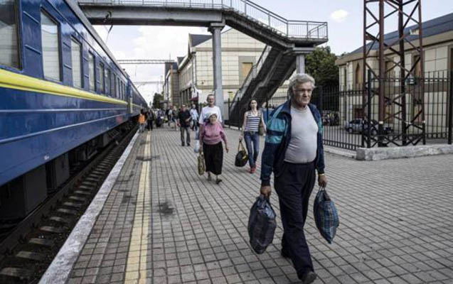 Zelenski Donetsk əhalisinin məcburi təxliyəsini əmr etdi