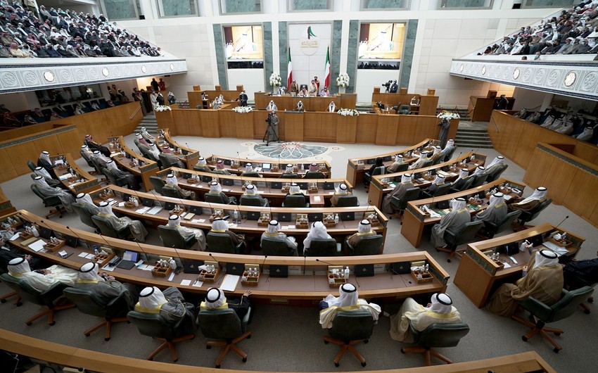 Küveyt parlamenti buraxılıb