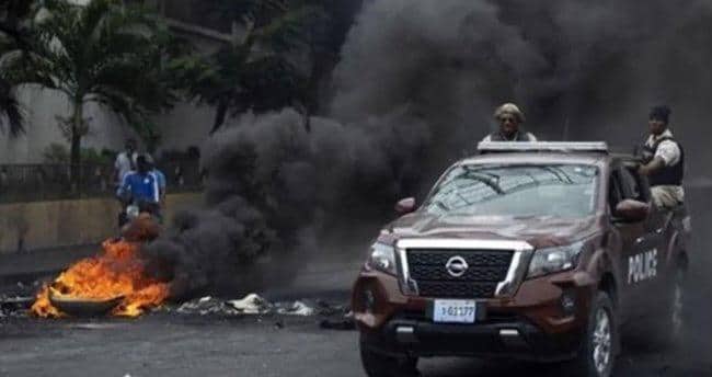 Keçmiş senator və qardaşı oğlu avtomobildə yandırılaraq öldürülüb
