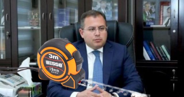 Türk bayraqlarına qarşı çıxan “Metrə” Vüqar Jurnalistlər binasına qoçu dəstəsi göndərdi