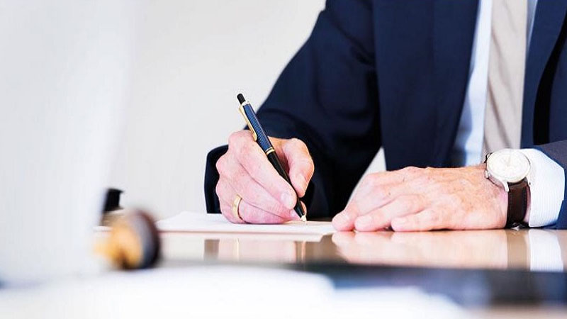 İki rəis işdən çıxarıldı