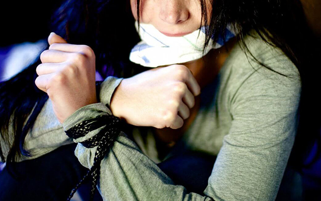 Məmurun qızı ilə qayınanasını öldürüb 3 milyon pul oğurladılar - Dəhşətli qətlin üstü açılır