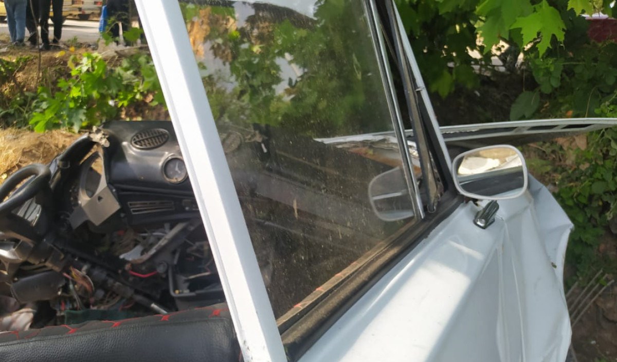 Bakıda minik avtomobilləri toqquşub