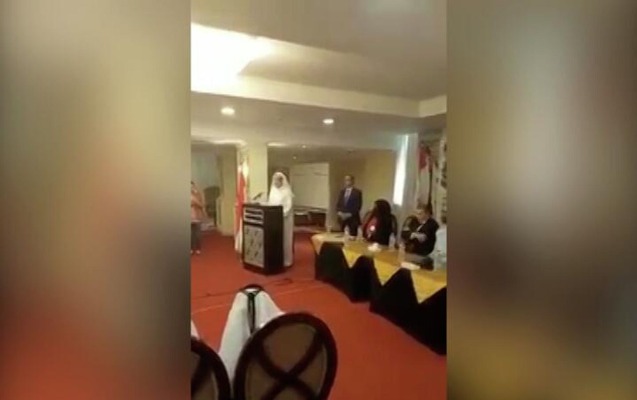 Tanınmış ərəb diplomat çıxışı zamanı öldü - Video