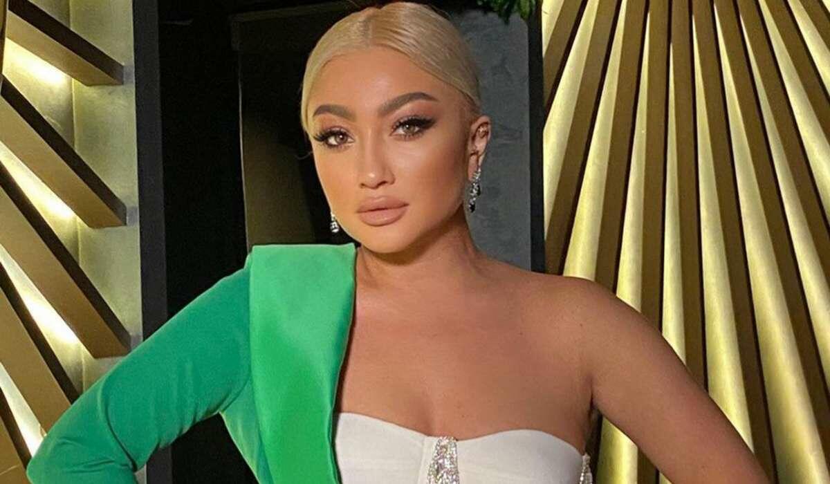 Ad günü fotosu üçün 31 qarpız kəsildi - FOTO