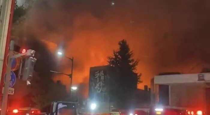 Yaponiyada tarixi bazarda yanğın baş verib