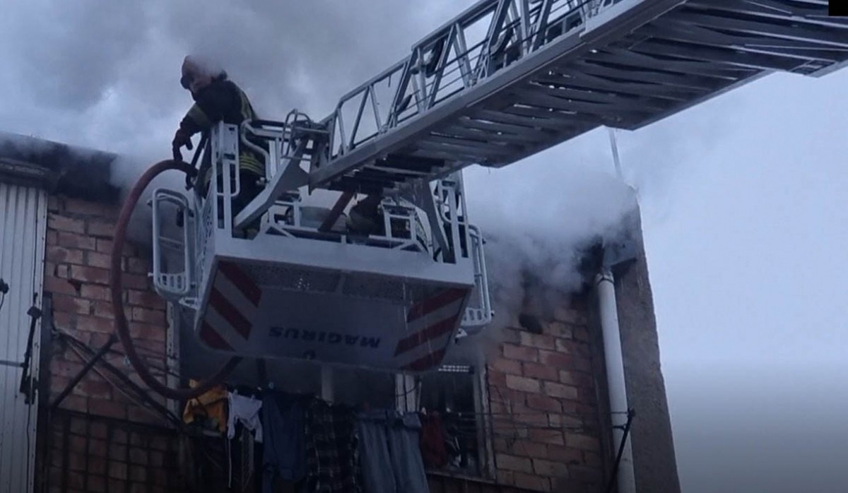 Nərimanov rayonunda yaşayış binasında yanğın olub