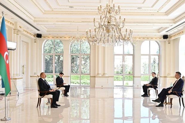 İlham Əliyev Almaniyanın yeni təyin olunan səfirini qəbul edib - YENİLƏNİB + FOTO