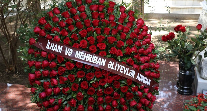 İlham Əliyev və Mehriban Əliyeva Müslüm Maqomayevin anım mərasiminə əklil göndərib