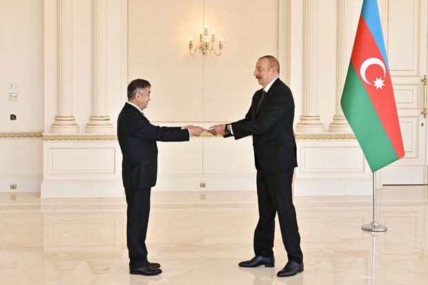 Monqolustan prezidenti İlham Əliyevi ölkəsinə səfərə dəvət etdi - YENİLƏNİB + FOTO