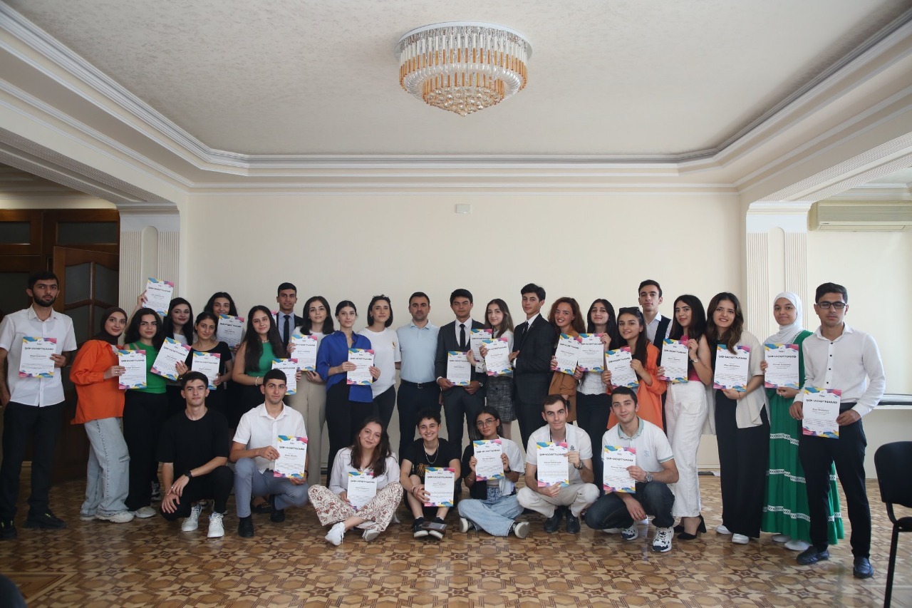 “İrəli” İctimai Birliyinin təşkilatçılığı ilə gənc sosial işçilər üçün həyata keçirilən “Essentials of Social Work” adlı təlim proqramının ikinci mövsümünə yekun vurulub